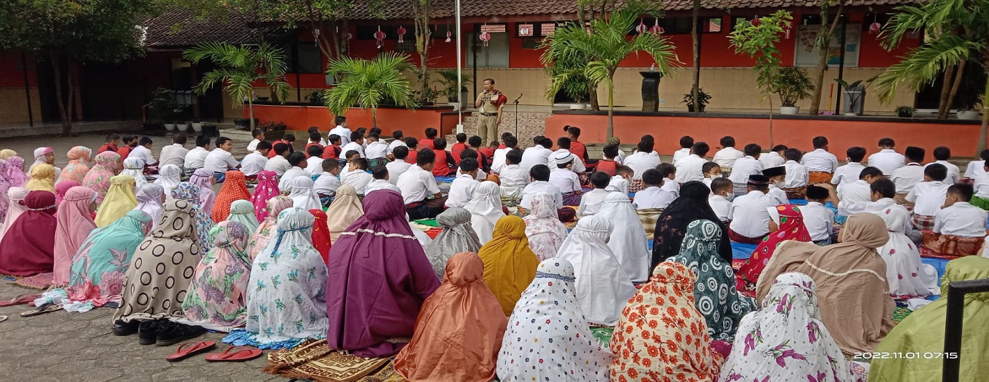 PENGUATAN PENDIDIKAN KARAKTER MELALUI PEMBIASAAN DHUHA BERSAMA